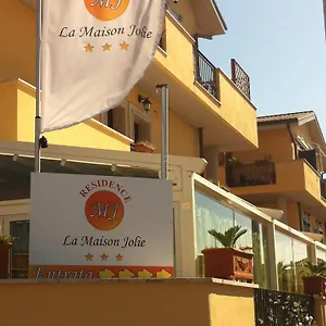 3* ホテル La Maison Jolie